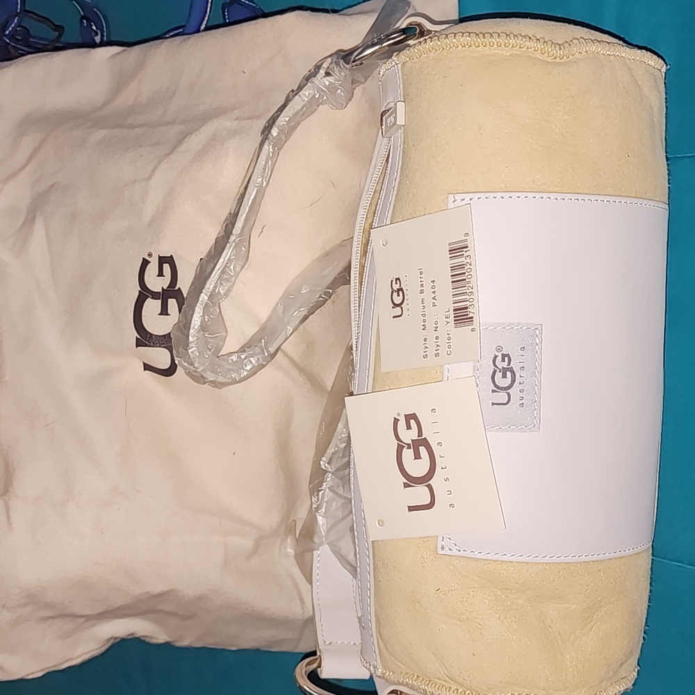 UGG Women's Cream and White Shoulder Barrel Bag